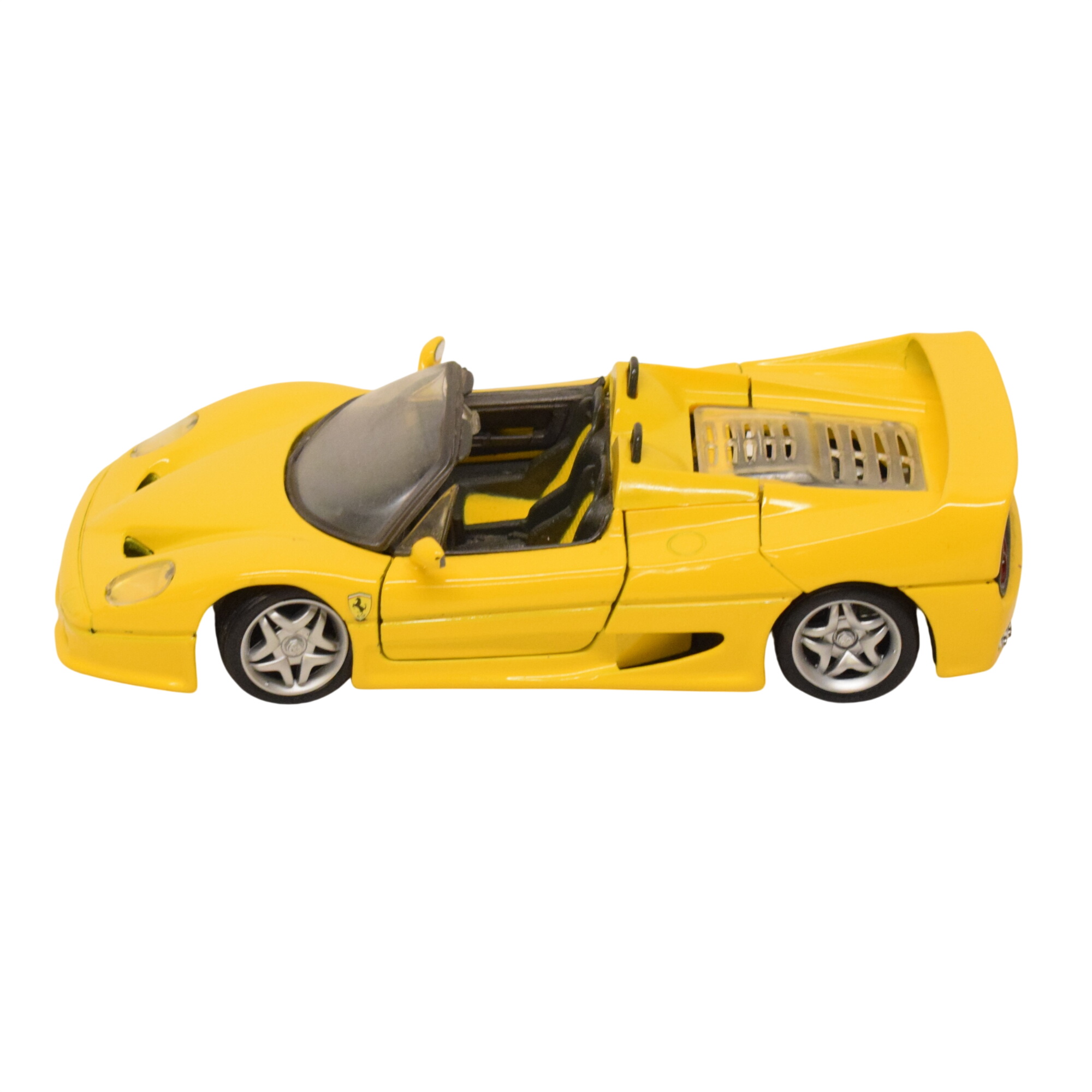 Voiture au 1:24 la Ferrari F50 par Maisto État correct -  reconditionné disponible sur Label Emmaüs